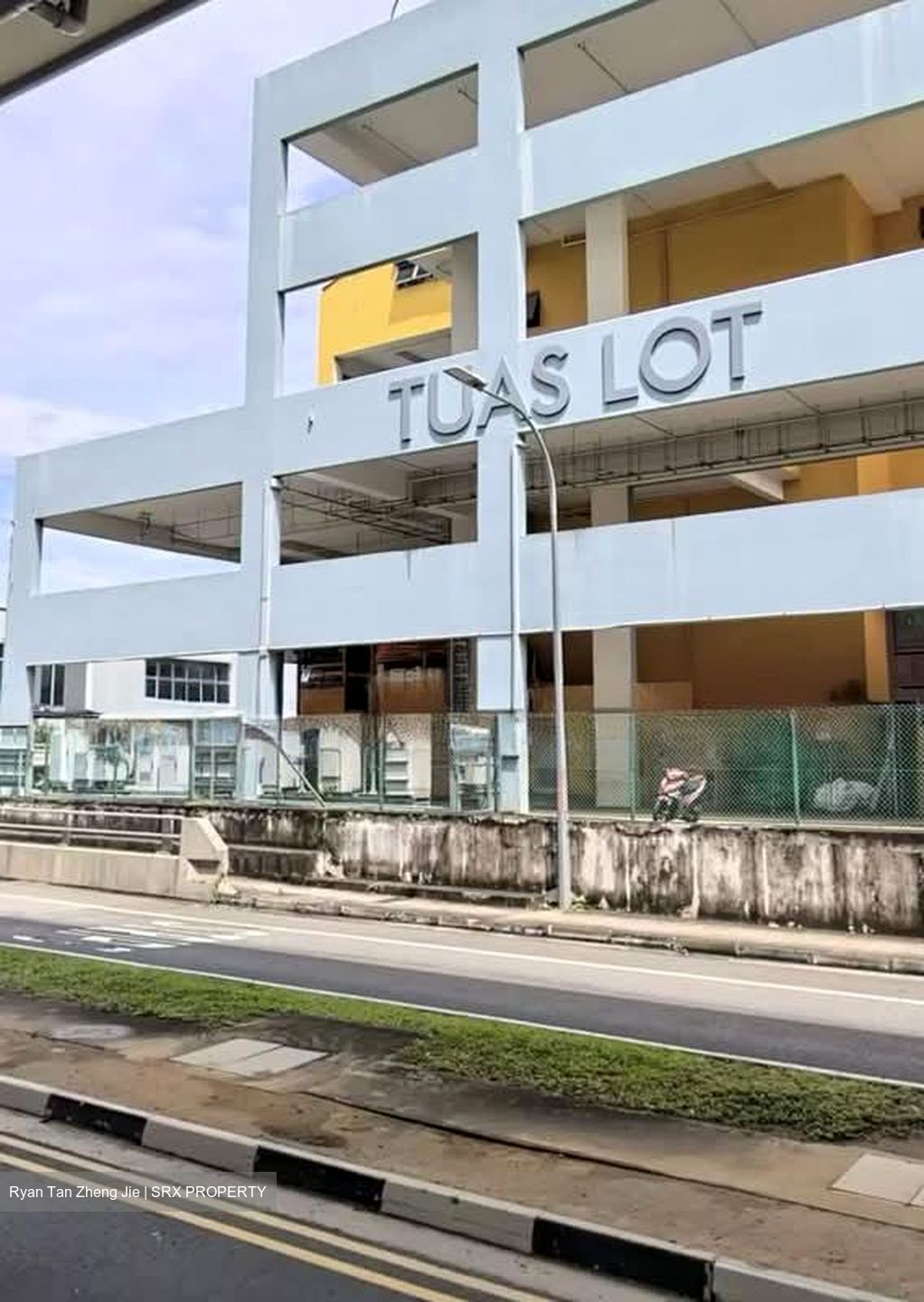 Tuas Lot (D22), Factory #560944011